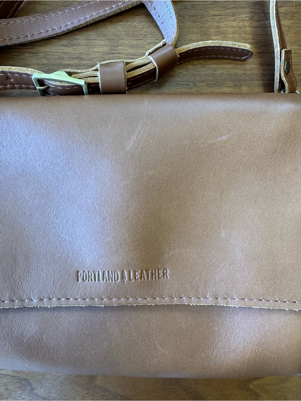 Portland Leather Medium Metro Crossbody - Picture 2 of 9